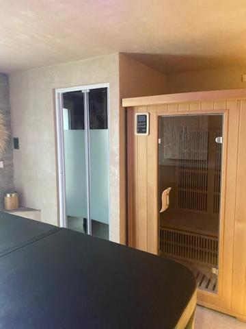 Villa Spa Piscine : Entre Mer Et Montagne Foissac  外观 照片